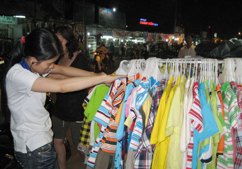 Nhịp sống ở chợ đêm Tân An