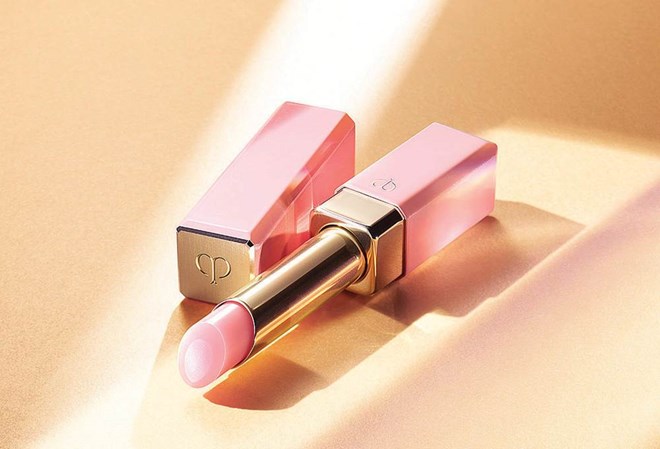Son dưỡng có màu - Tình yêu của mọi cô nàng khi mùa Đông đến Clé de Peau Beauté Lip Glorifier là tân binh non trẻ nhất của thế giới son dưỡng có màu