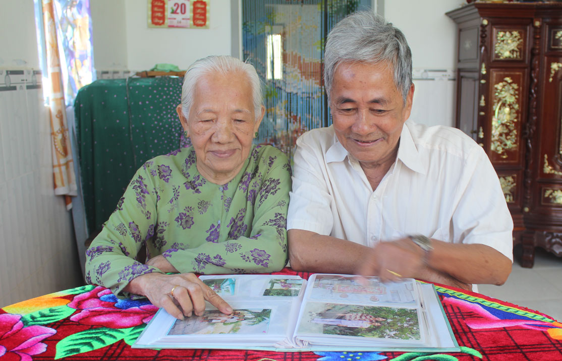 Con, cháu thành đạt là niềm hạnh phúc, sự hãnh diện của ông Võ Công Phước và bà Phạm Thị Thình