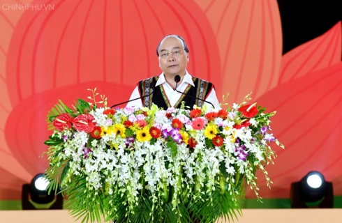 Thủ tướng phát biểu tại lễ khai mạc Festival văn hóa cồng chiêng Tây Nguyên 2018 . Ảnh: VGP/Quang Hiếu