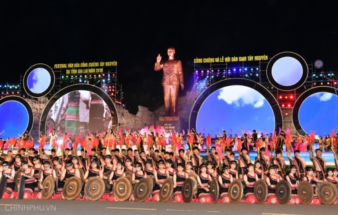 Lễ khai mạc Festival văn hóa cồng chiêng Tây Nguyên 2018. Ảnh: VGP/Quang Hiếu