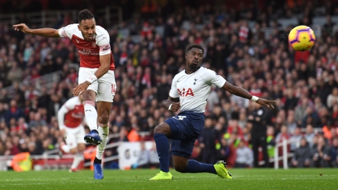 Thắng kịch tính Tottenham, Arsenal vào top 4 Premier League