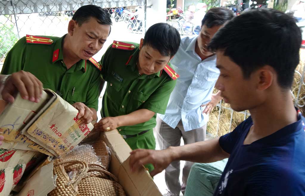 Phòng Cảnh sát kinh tế Công an tỉnh bắt vụ vận chuyển hàng hóa không rõ nguồn gốc với số lượng lớn