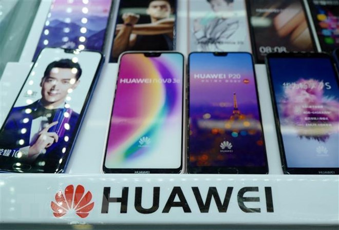 Một cửa hàng của Huawei ở Thượng Hải. (Ảnh: AFP/TTXVN)