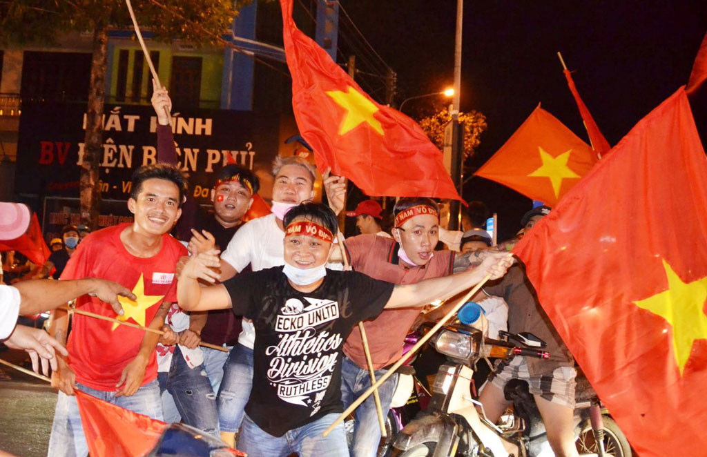 Lắp màn hình LED 12m tại Công viên TP.Tân An cổ vũ chung kết lượt về AFF Cup 2018 giữa Việt Nam và Malaysia