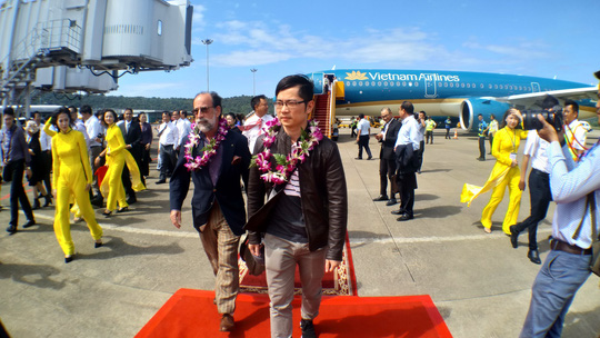 Vị khách thứ 100 triệu đến sân bay Phú Quốc ngày 15/12. Ảnh: Hoàng Tuấn