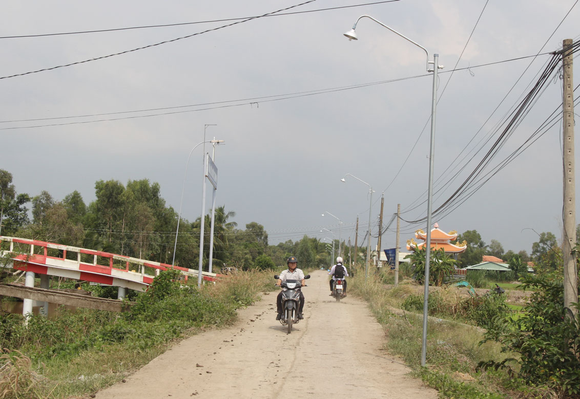 Tuyến đường ánh sáng an ninh, trật tự tại khu vực Giáo xứ Nước Trong, ấp Bến Kè, góp phần gìn giữ an ninh, trật tự trên địa bàn