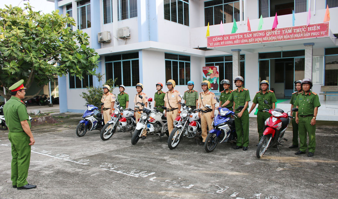 Công an Tân Hưng mở đợt cao điểm tấn công tội phạm Công an Tân Hưng mở đợt cao điểm tấn công tội phạm