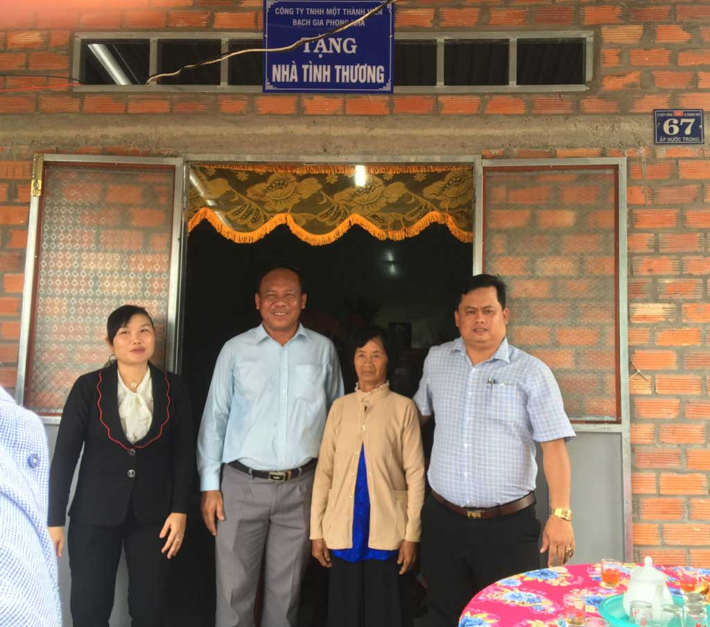 Sắc xuân trên xã nông thôn mới Thủy Đông Chăm lo cho hộ gia đình có hoàn cảnh khó khăn về nhà ở được xã chú trọng