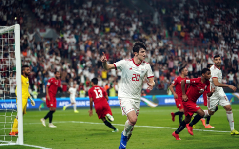 Iran (áo trắng) đè bẹp Yemen 5-0 ở trận ra quân Asian Cup 2019 (Ảnh: Getty Images).