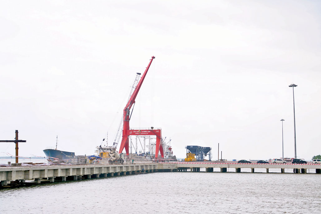 Cảng Quốc tế Long An - trung tâm phát triển dịch vụ logistics của huyện Cần Giuộc cũng như của tỉnh