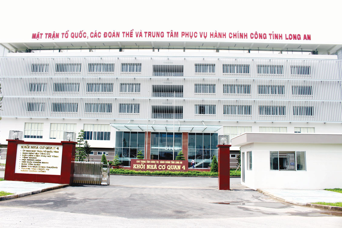 Bước đột phá trong cải cách hành chính của tỉnh Long An Trung tâm Phục vụ hành chính công tỉnh đi vào hoạt động, được người dân và doanh nghiệp đánh giá cao