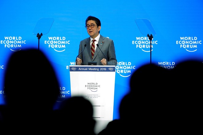 Davos 2019: Nhiều lãnh đạo thế giới kêu gọi siết chặt quản lý dữ liệu Thủ tướng Nhật Bản Shinzo Abe ho biết quản lý dữ liệu sẽ là chủ đề chính tại Hội nghị thượng đỉnh G20. (Nguồn: Reuters)