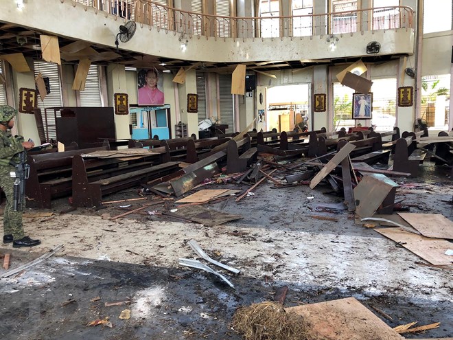 Hiện trường đổ nát tại nhà thờ ở Jolo, tỉnh Sulu, Philippines sau 2 vụ đánh bom ngày 27/01/2019. (Nguồn: AFP/TTXVN)
