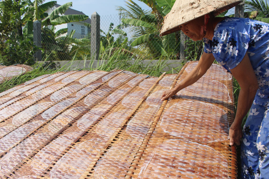 An toàn thực phẩm tại làng nghề bánh tráng ở phường 5, TP.Tân An luôn được quan tâm