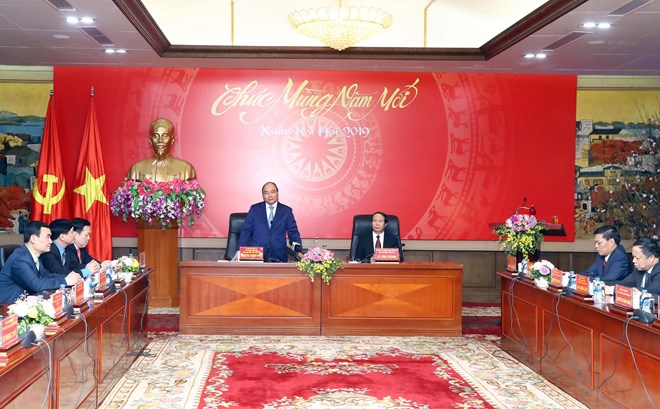 Thủ tướng Nguyễn Xuân Phúc đi thăm, chúc Tết Đảng bộ, chính quyền, quân và dân thành phố Hải Phòng. (Ảnh: Thống Nhất/TTXVN)