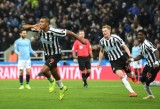 Thua ngược Newcastle, Man City gặp khó trong cuộc đua vô địch