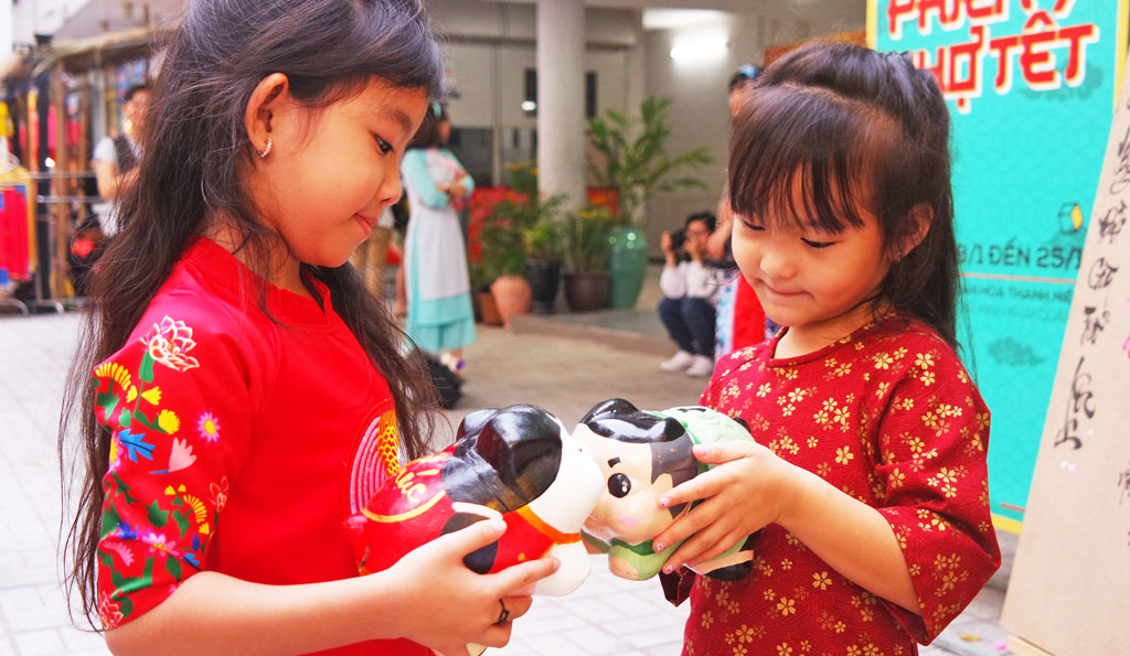 Thay "áo mới” cho heo đất tuổi thơ
