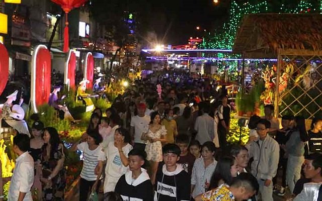Various activities held to celebrate Tet, Party founding anniversary