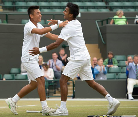 Khoảng khắc ăn mừng ngôi vô địch đôi nam trẻ Wimbledon 2015 mà Hoàng Nam/Nagal nhớ mãi trong sự nghiệp
