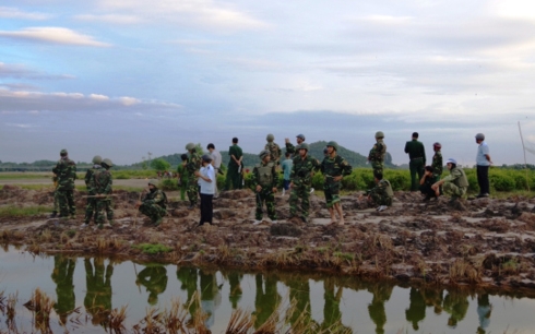 Cán bộ, chiến sĩ BĐBP phối hợp với lực lượng Công an, Hải quan TP Hà Tiên trực chốt chặn tại khu  (ảnh: báo Biên phòng)