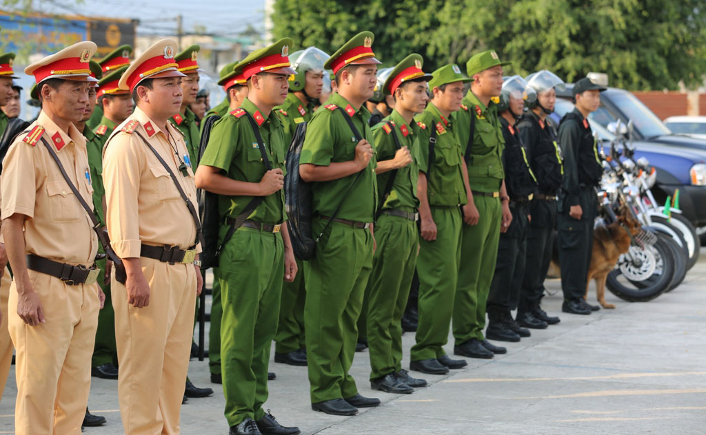 Lực lượng công an ra quân bảo đảm an ninh, trật tự Tết nguyên đán Kỷ Hợi 2019. Ảnh: Thúy Phượng