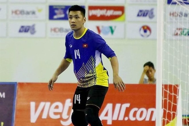 Vietnamese futsal players to train in Spain Ho Van Y, ranked in the world’s top 10 futsal goalkeepers, will train with Spanish club Peniscola for a month. (Photo: laodong.vn)