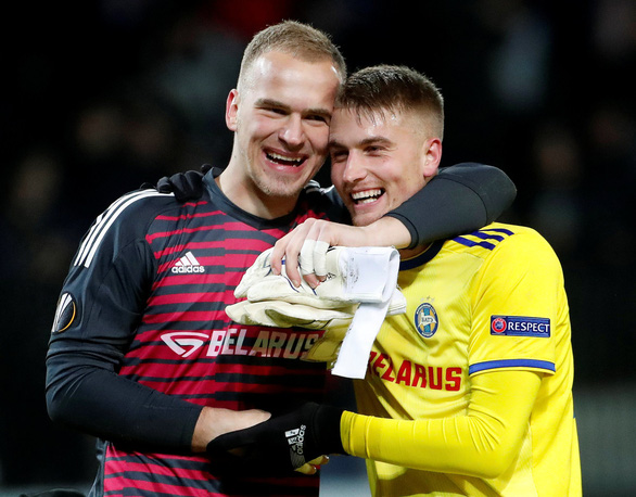 Giữ bóng 77%, có 16 cú sút, Arsenal vẫn phơi áo ở Belarus