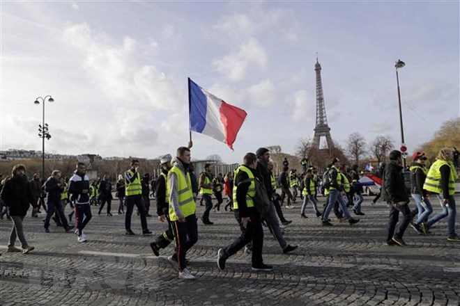 Người biểu tình Áo vàng tập trung tại thủ đô Paris, Pháp, ngày 9/2/2019. (Nguồn: AFP/TTXVN)
