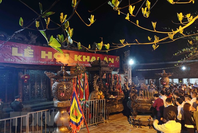 Hàng vạn người về dự khai ấn đền Trần - Nam Định năm 2019 Quang cảnh lễ khai ấn Đền Trần - Xuân Kỷ Hợi 2019. (Ảnh: Thanh Tùng/TTXVN)