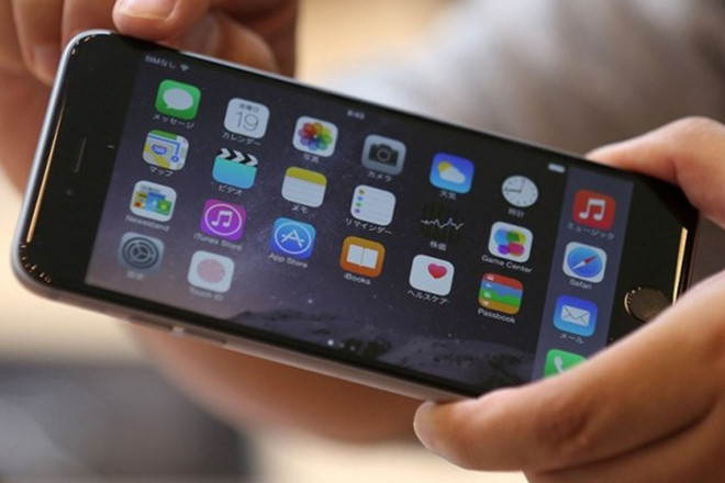iPhone 7 256 GB tân trang đang được bán với giá dưới 300 USD. Ảnh: AFP