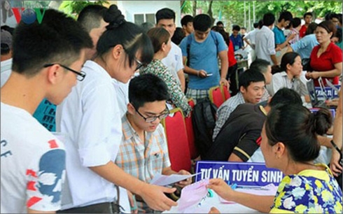 Không nên để trường ngoài công lập “tự bơi” Việc thành lập trường đại học ngoài công lập phải đảm bảo chất lượng đào tạo để không ảnh hưởng tới người học (Ảnh minh họa)