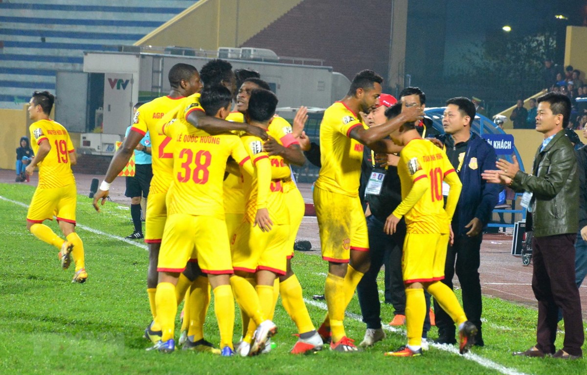 Vòng 1 V-League: Tân binh Viettel bại trận, Nam Định chiến thắng