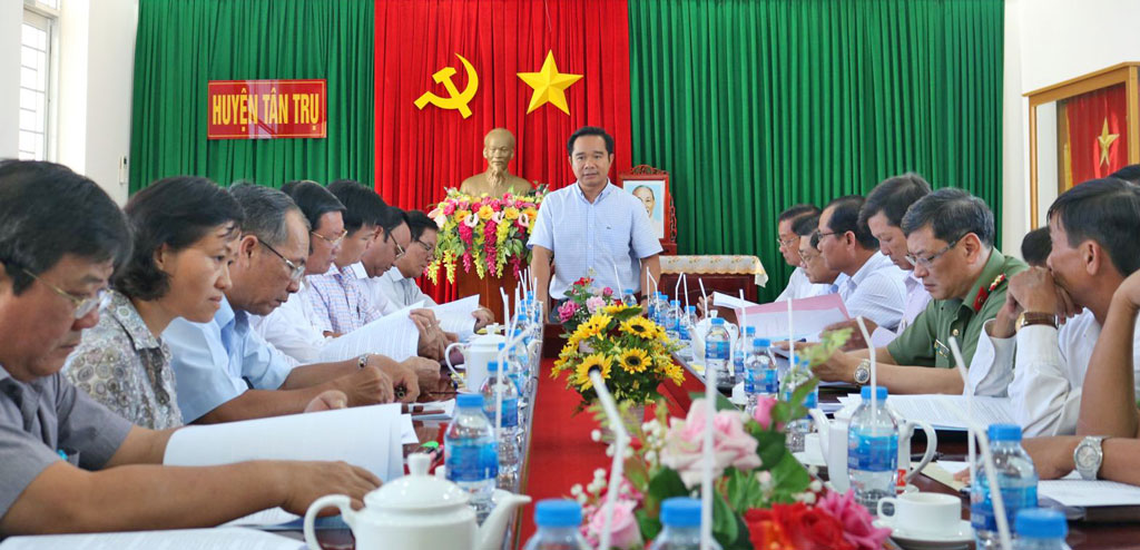 Cần phối hợp, đẩy nhanh tiến độ giải phóng mặt bằng thực hiện các dự án tại huyện Tân Trụ