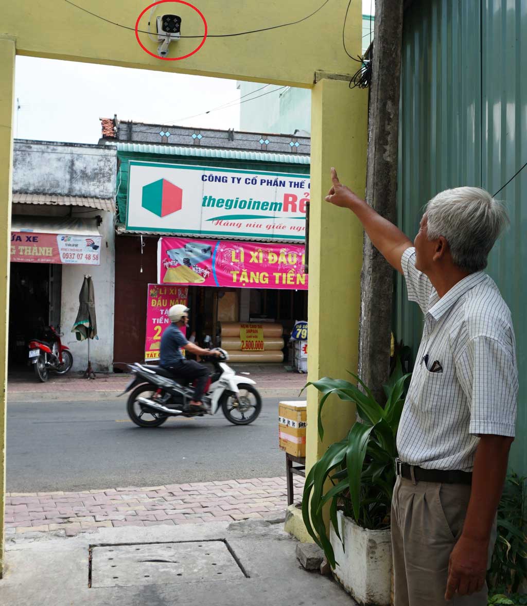 Camera an ninh do ông cùng Ban Công tác Mặt trận vận động người dân đóng góp