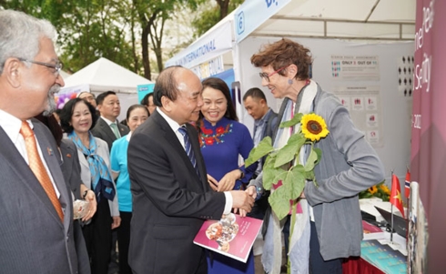 Thủ tướng đề nghị chung tay bảo vệ an toàn cho phụ nữ và trẻ em
