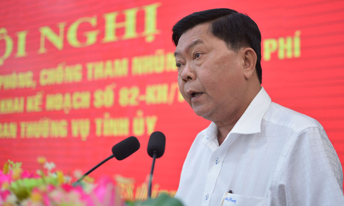 Chủ tịch UBND tỉnh - Trần Văn Cần yêu cầu mỗi cán bộ, đảng viên phải là người đi đầu, gương mẫu trong công tác phòng, chống tham nhũng