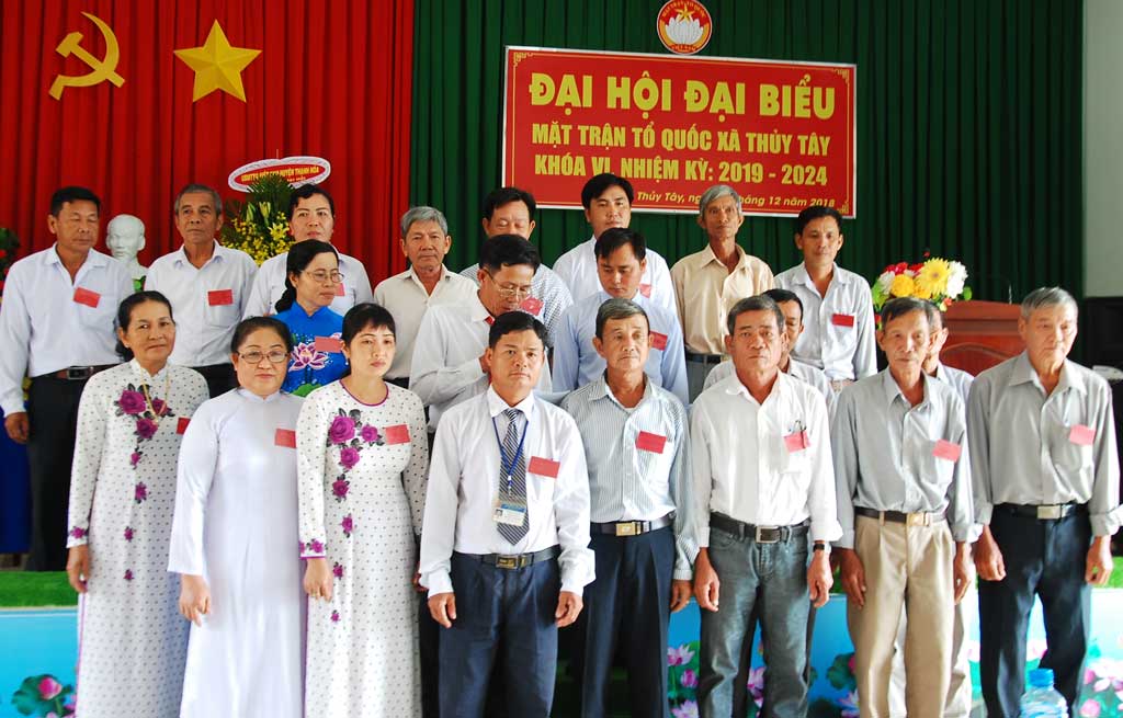 Các ủy viên UBMTTQ Việt Nam xã Thủy Tây, huyện Thạnh Hóa nhiệm kỳ 2019-2024