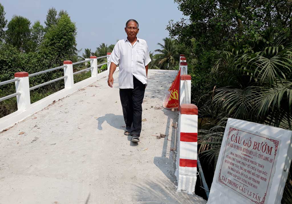 Cây cầu Gò Bướm vừa được khánh thành đầu năm 2019 với kinh phí hơn 100 triệu đồng là công trình mang đậm “dấu ấn” cựu chiến binh Hồ Văn Thành