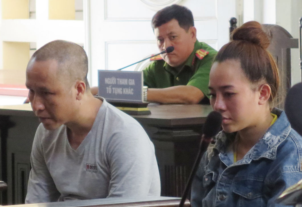 Bị cáo Bùi Văn Sang và Lê Thị Sa Ben tại phiên tòa xét xử