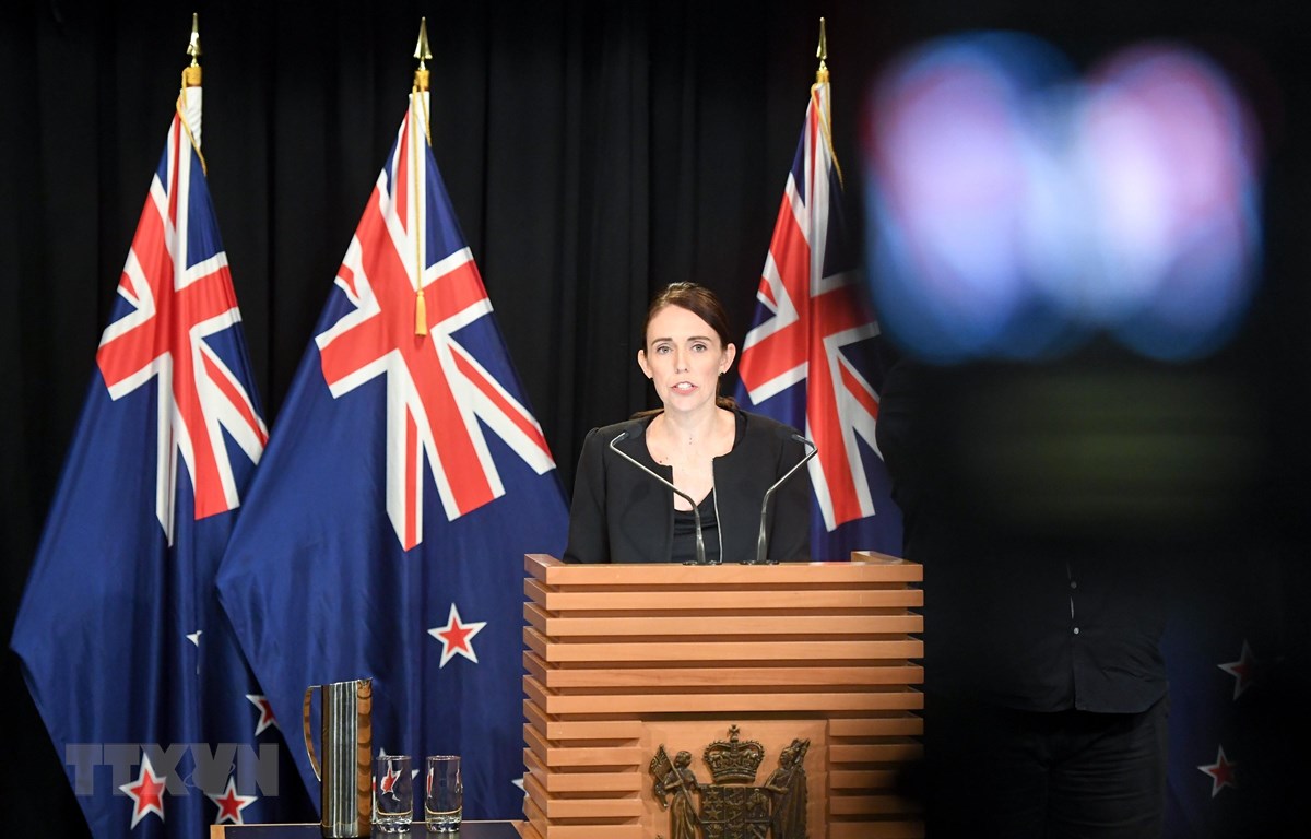 Thủ tướng New Zealand Jacinda Ardern tại cuộc họp báo ở Wellington. (Ảnh: THX/TTXVN)