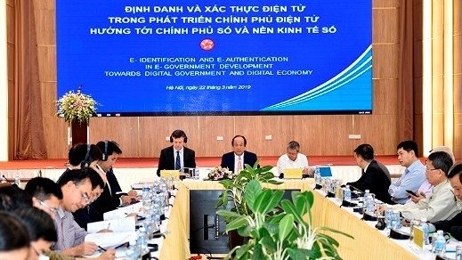 Vietnam learns international experience in building e-government