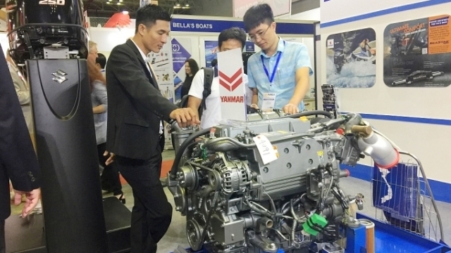 Around 200 businesses gather at International Maritime Expo Vietnam 2019 INMEX Vietnam 2019 attracts many visitors on its opening day on March 27 in Ho Chi Minh City (Photo: congthuong.vn)