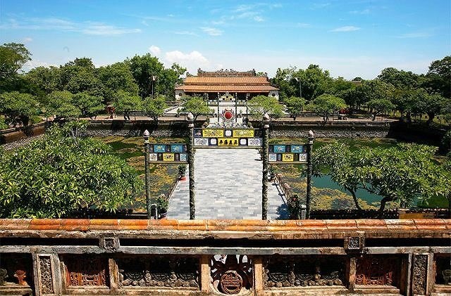 Vietnamese tourism industry to grow amidst Industry 4.0 VR technology brings tourists a panoramic view of Hue Royal Citadel. (Photo: vntrip360.com)