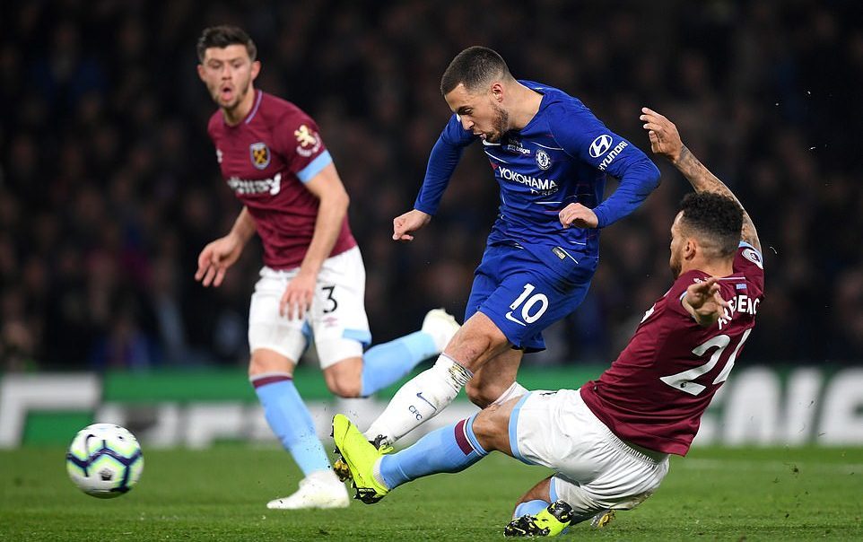 Hazard solo tuyệt đỉnh, Chelsea chen chân vào top 3