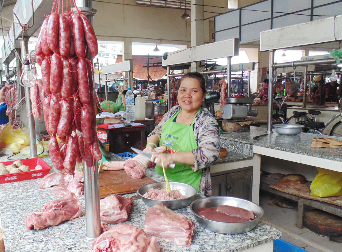 Người tiêu dùng an tâm dùng sản phẩm thịt đã qua kiểm dịch