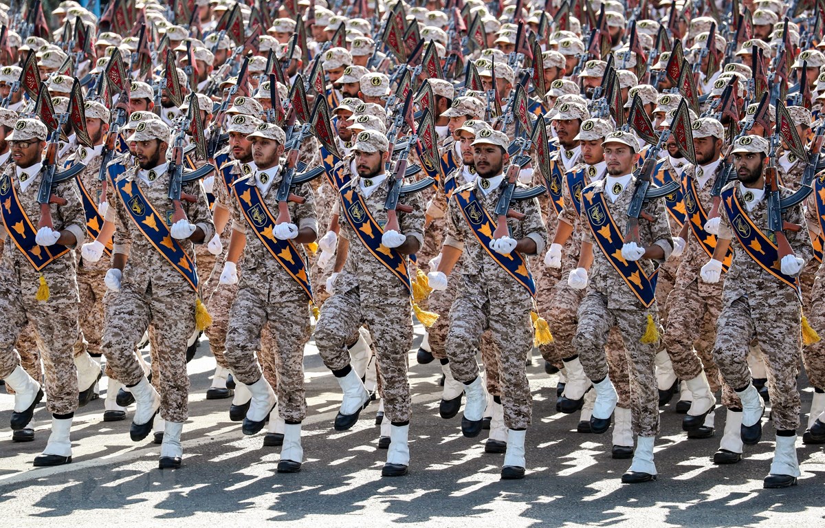 Lực lượng Vệ binh Cách mạng Hồi giáo Iran (IRGC) tại lễ duyệt binh ở Tehran ngày 22/9/2018. (Ảnh: AFP/TTXVN)