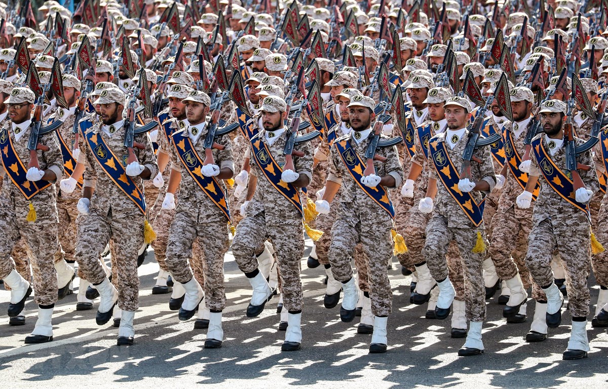 Lực lượng Vệ binh Cách mạng Hồi giáo Iran (IRGC) tại lễ duyệt binh ở Tehran ngày 22/9/2018. (Ảnh: AFP/TTXVN)