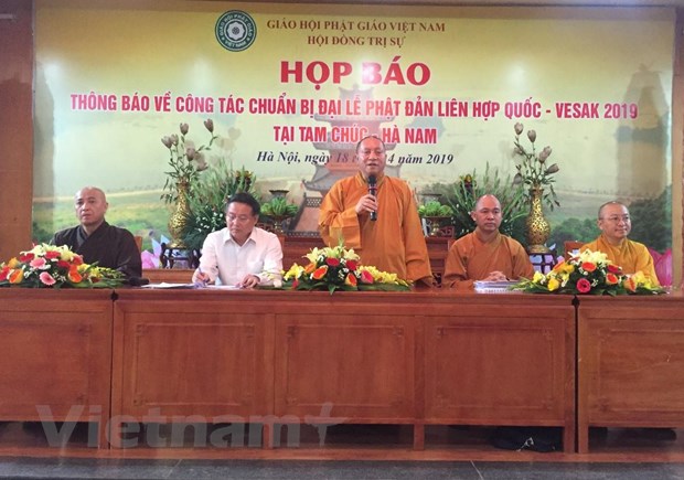 Hòa thượng Thích Gia Quang cung cấp thông tin liên quan tới Đại lễ Phật đản Liên hợp quốc - Vesak 2019 cho phóng viên chiều 18/4. (Ảnh: PV/Vietnam+)