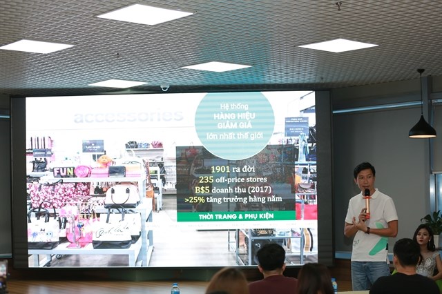 US Express delivers authentic products to Vietnam CEO Chien Pham talks about US Express, an e-commerce business that purchases and ships goods from the US to Vietnam (Source: VNA)